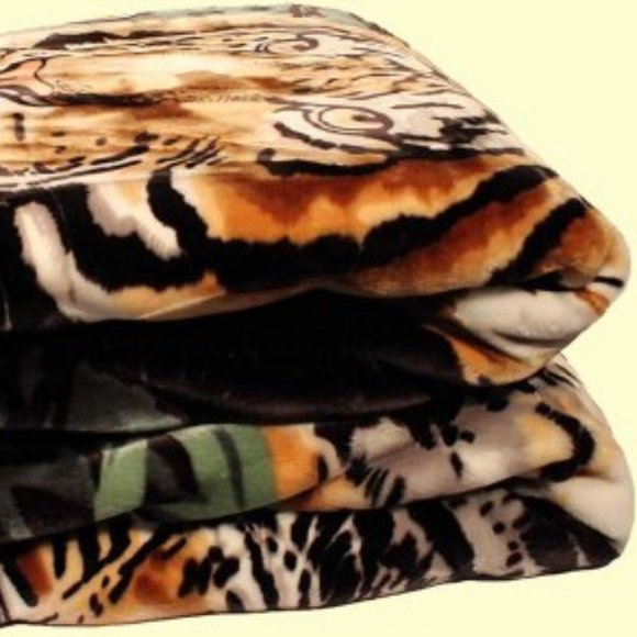 Solaron King 3 Tigers Mink Blanket Green Background - Picture 5 of 7